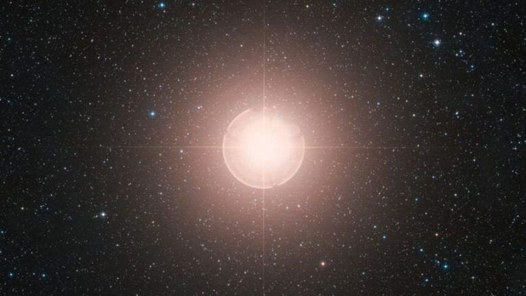 Разгадана космическая иллюзия: загадочный спутник Бетельгейзе предстал в новом свете