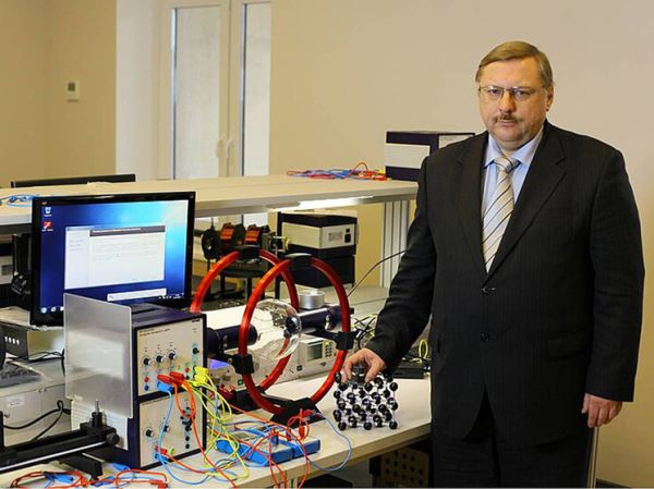 Гравитационная антенна и завод: инженеры разных поколений рассказали о своих мечтах