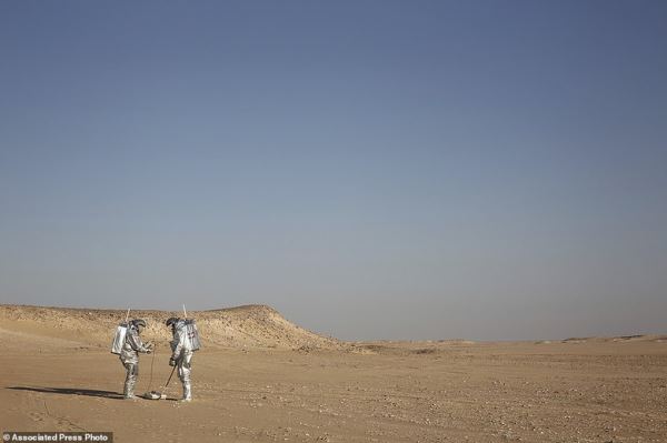 В пустыне Омана идет грандиозный эксперимент по симуляции жизни в колонии на Марсе