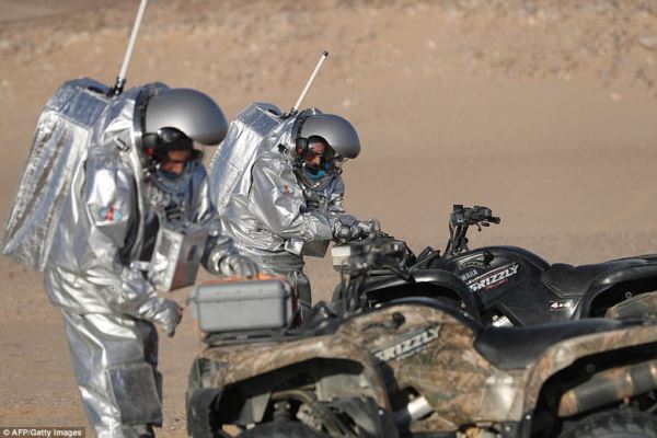 В пустыне Омана идет грандиозный эксперимент по симуляции жизни в колонии на Марсе