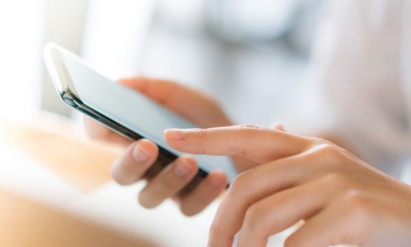 Масштабное исследование в США не обнаружило существенной связи между использованием смартфонов и ухудшением психического здоровья