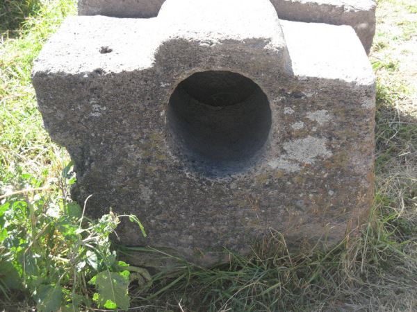 Каменные детали странного конструктора доинкской цивилизации Вари