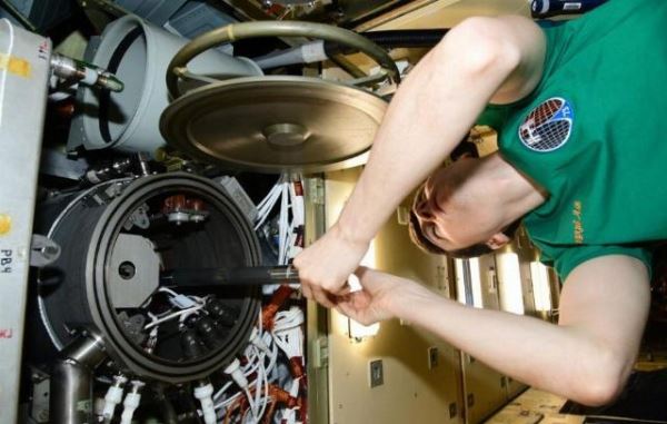 В открытом космосе впервые вырастили идеальные кристаллы