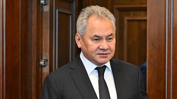 Шойгу прибыл в Египет для переговоров с руководством страны